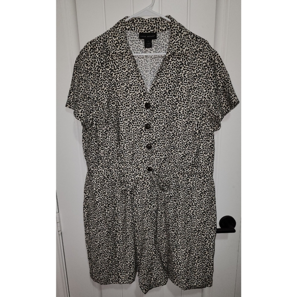 Lane Bryant safari shorts romper Size 18 leopard cheetah animal print - Picture 2 of 8